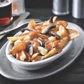 Setas Portobello y papas fritas con cebolla Setas Portobello y papas fritas con cebolla
